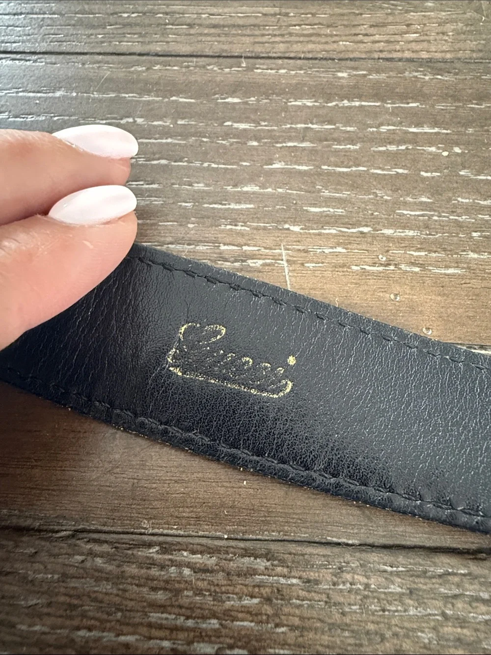 Vintage Gucci Black Leather Strap with Gold Logo - Picture 3 of 7